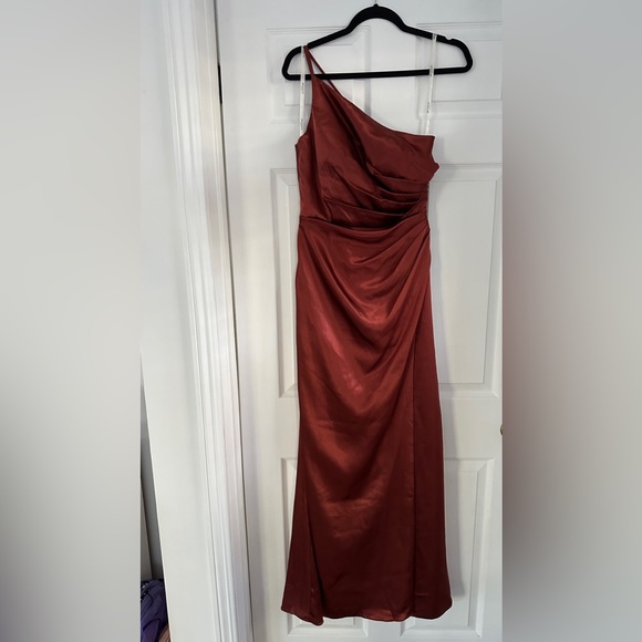David's Bridal Dress | Charmeuse Draped One-Shoulder with Slit in Cinnamon - Picture 6 of 9
